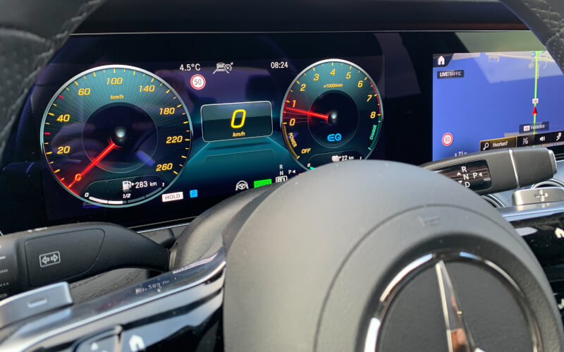 Mercedes-Benz-E300e-speedometer.jpg